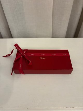 Scatola e controscatola Cartier con fiocco