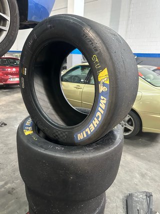 Neumáticos Competición Michelin Decoración