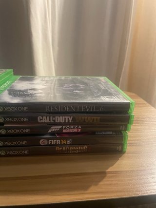 Xbox One + 2 Controller + Kinect + 10 Giochi