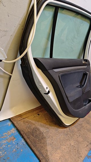 PUERTA TRASERA IZQUIERDA Volkswagen Golf V (1K1)(10.2003->2008)