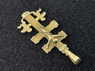colgante oro 18k