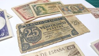 Lote 11  Billetes de 100, 50, 25, 10, 5, 2 y 1 Pts