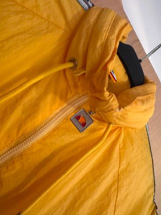 Cortavientos Ellesse Vintage amarillo