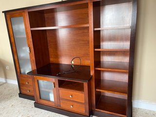 Mueble y mesas extensible con 4 sillas