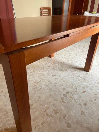 Mueble y mesas extensible con 4 sillas