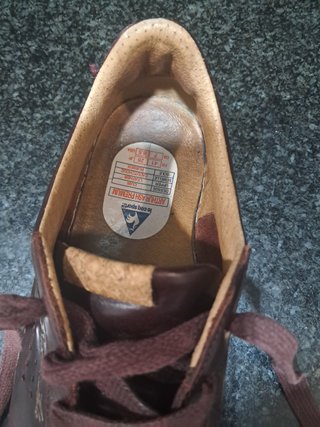 Zapatillas Le Coq Sportif Piel burdeos.