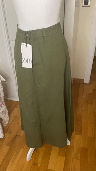 Falda Zara Lino Verde Talla S leer