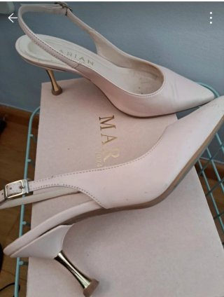 Zapatos de tacón Marian.Color nude