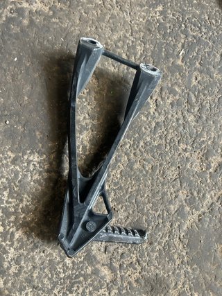 Estribera Derecha Kawasaki ZX6 06-07