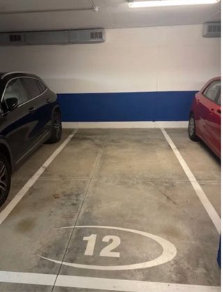 Plaza de parking de coche en alquiler