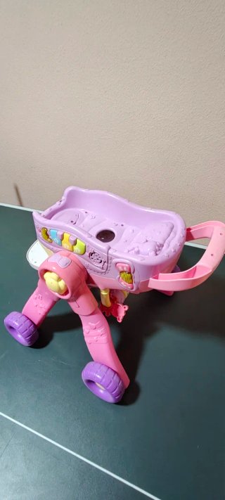 Carrito de muñecas rosa y amarillo, convertible