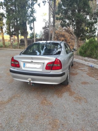 Mitsubishi Carisma 2001