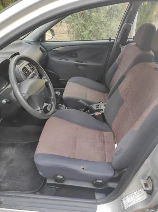Mitsubishi Carisma 2001