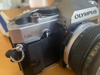 Olympus OM20 Cámara Analógica + ZUIKO 50mm