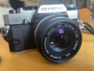 Olympus OM20 Cámara Analógica + ZUIKO 50mm