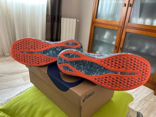 Zapatillas Asics Noosa Naranja y Turquesa