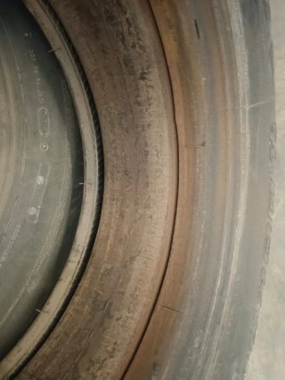 Neumáticos 8.25-15