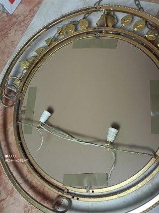 Espejo de pared dorado con rosas