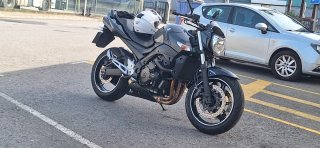 Suzuki GSR 600 Negra