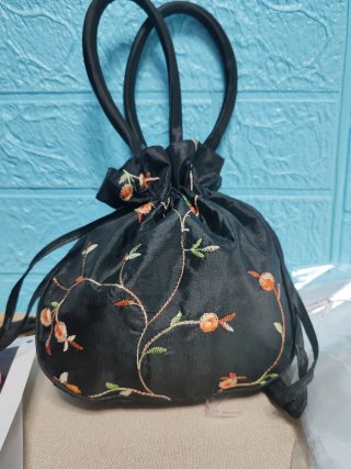 Bolso limosnera regional bordado