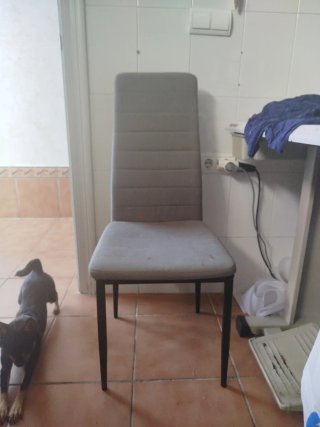 3 sillas grises