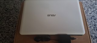 ASUS 15,6 i3-12GB RAM-SSD-W 11