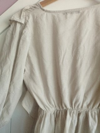 Blusa Costes volantes muy favorecedora