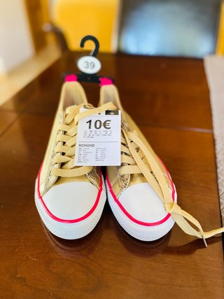 Zapatos tennis dorados talla 39