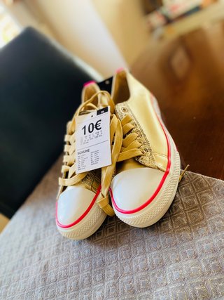 Zapatos tennis dorados talla 39