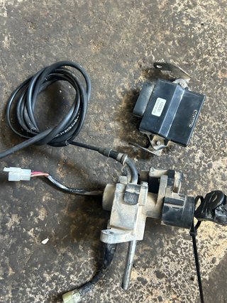 Juego Cerradura y Centralita Yamaha Xmax 250