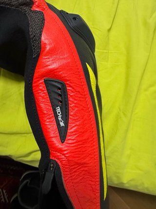 Mono Alpinestars GP Tech V2 Air 1 Pieza rojo fluor
