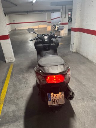 Moto Scooter 125cc Blanca