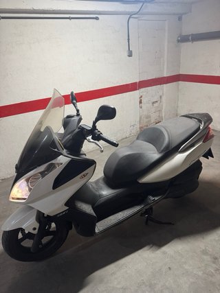 Moto Scooter 125cc Blanca