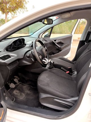Peugeot 208 2016
