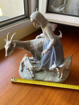 Figura Lladro Niña con Cabras