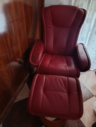 Sillón reclinable con reposapiés