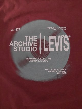 Camiseta Levi's Relaxed M Roja