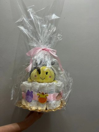 Tarta de pañales 1 piso con peluche abeja