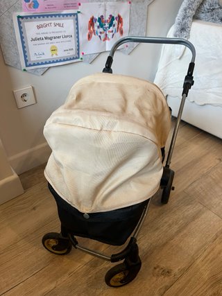 Carrito de juguete para muñecas