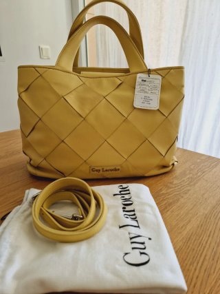 Bolso piel auténtica Guy Laroche nuevo