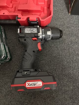 Atornillador Parkside 20V con Accesorios