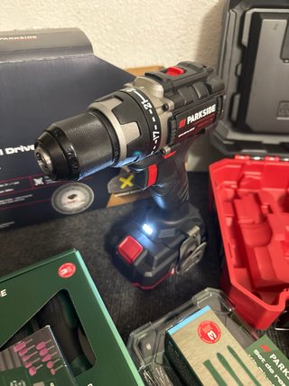 Atornillador Parkside 20V con Accesorios