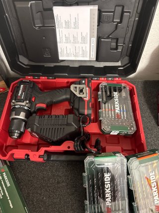 Atornillador Parkside 20V con Accesorios