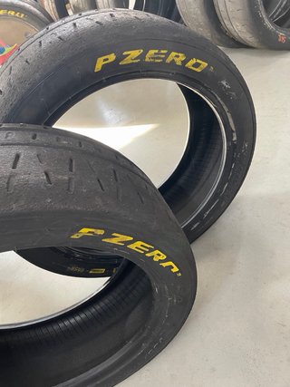 Neumáticos Slicks Pirelli RA5 18”