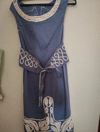 Vestido azul talla S con bordados