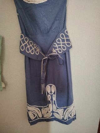Vestido azul talla S con bordados