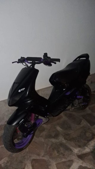 Peugeot Speedfight 49cc Negra y Morada