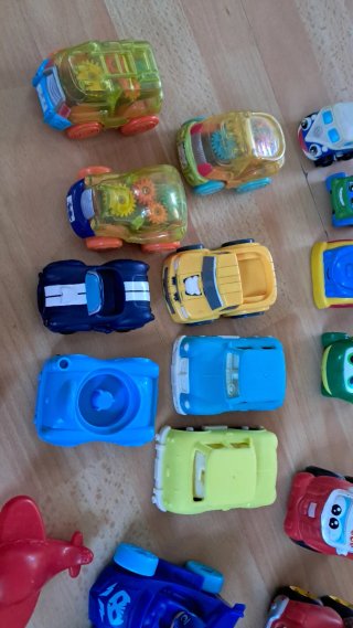 Lote coches de plástico variados