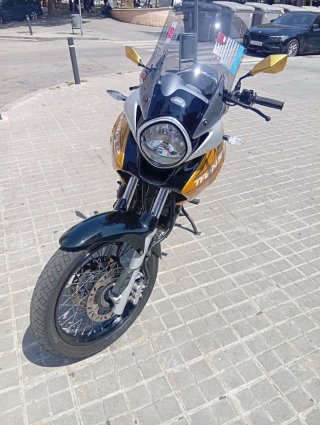 Honda Transalp Negra y Amarilla