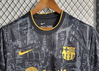 Camiseta Nike BCN Edición Especial Negra y Dorada